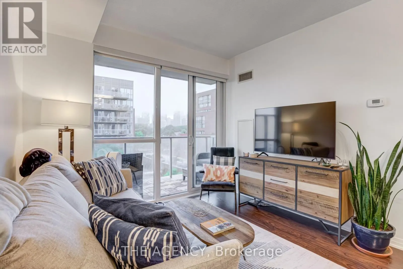 628 - 25 COLE STREET