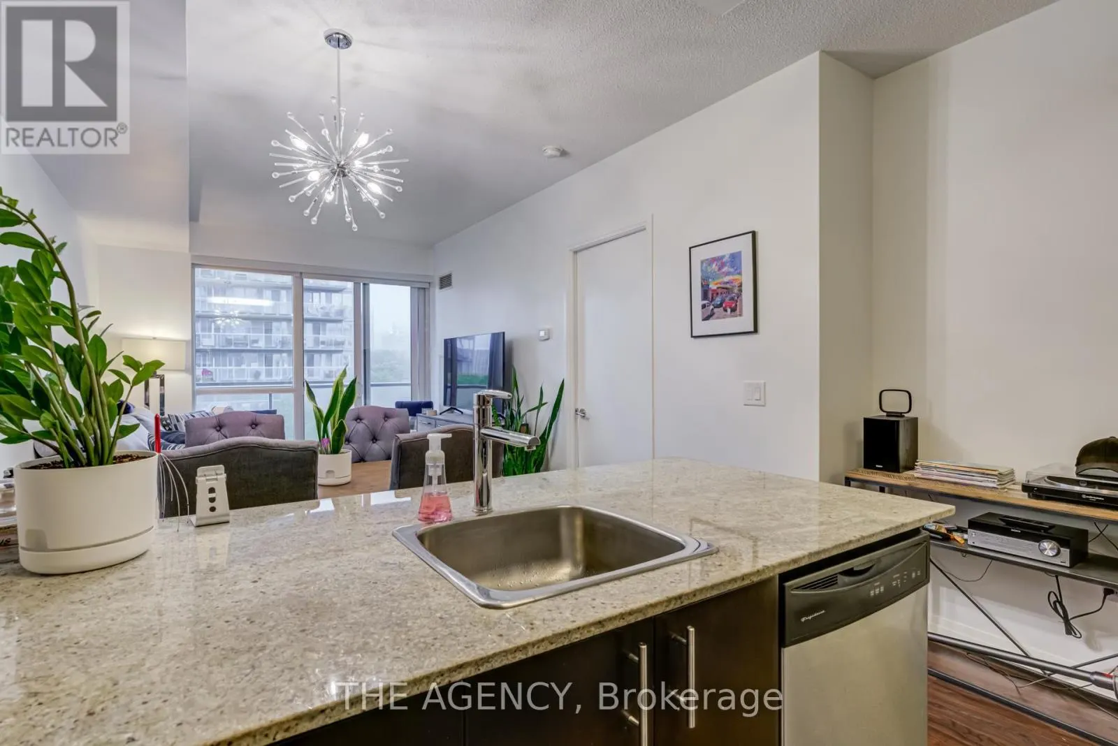 628 - 25 COLE STREET