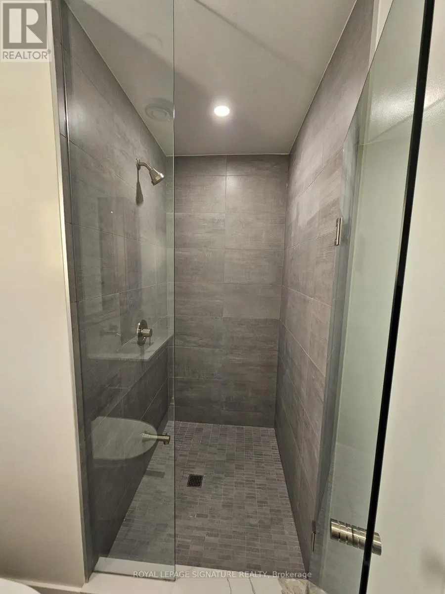 1004 - 110 BROADWAY AVENUE