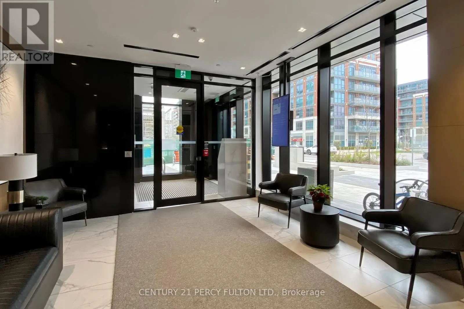 1305 - 8 TIPPETT ROAD