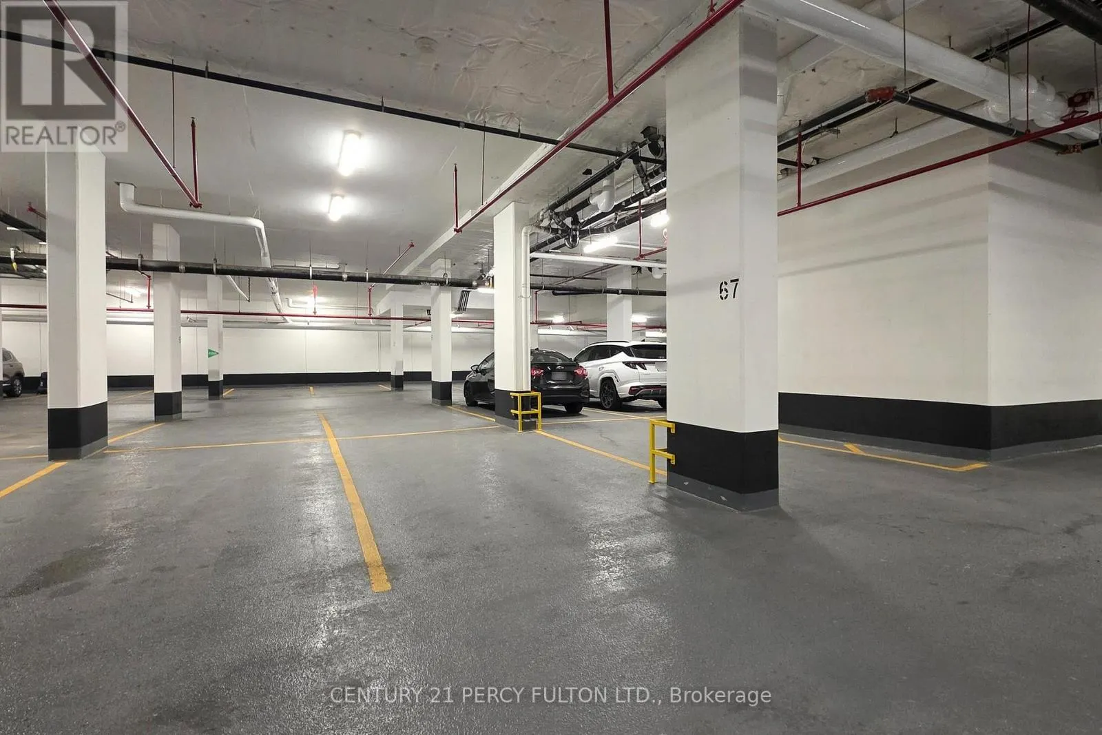 1305 - 8 TIPPETT ROAD