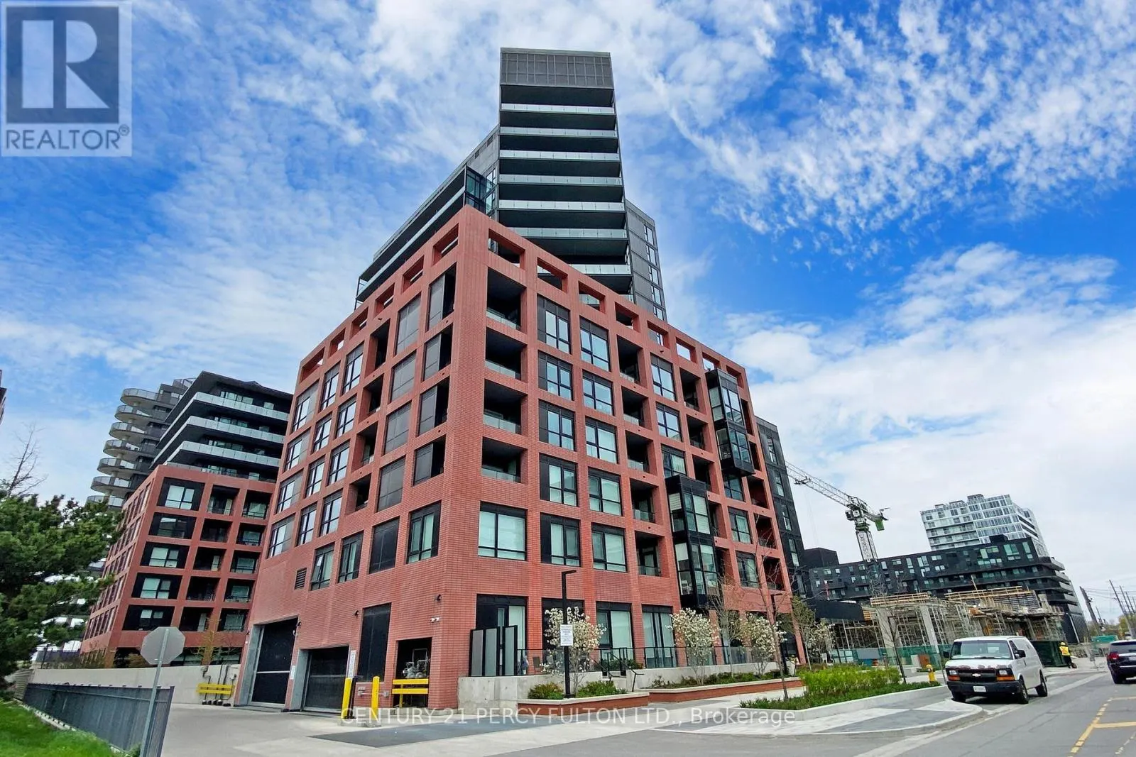 1305 - 8 TIPPETT ROAD