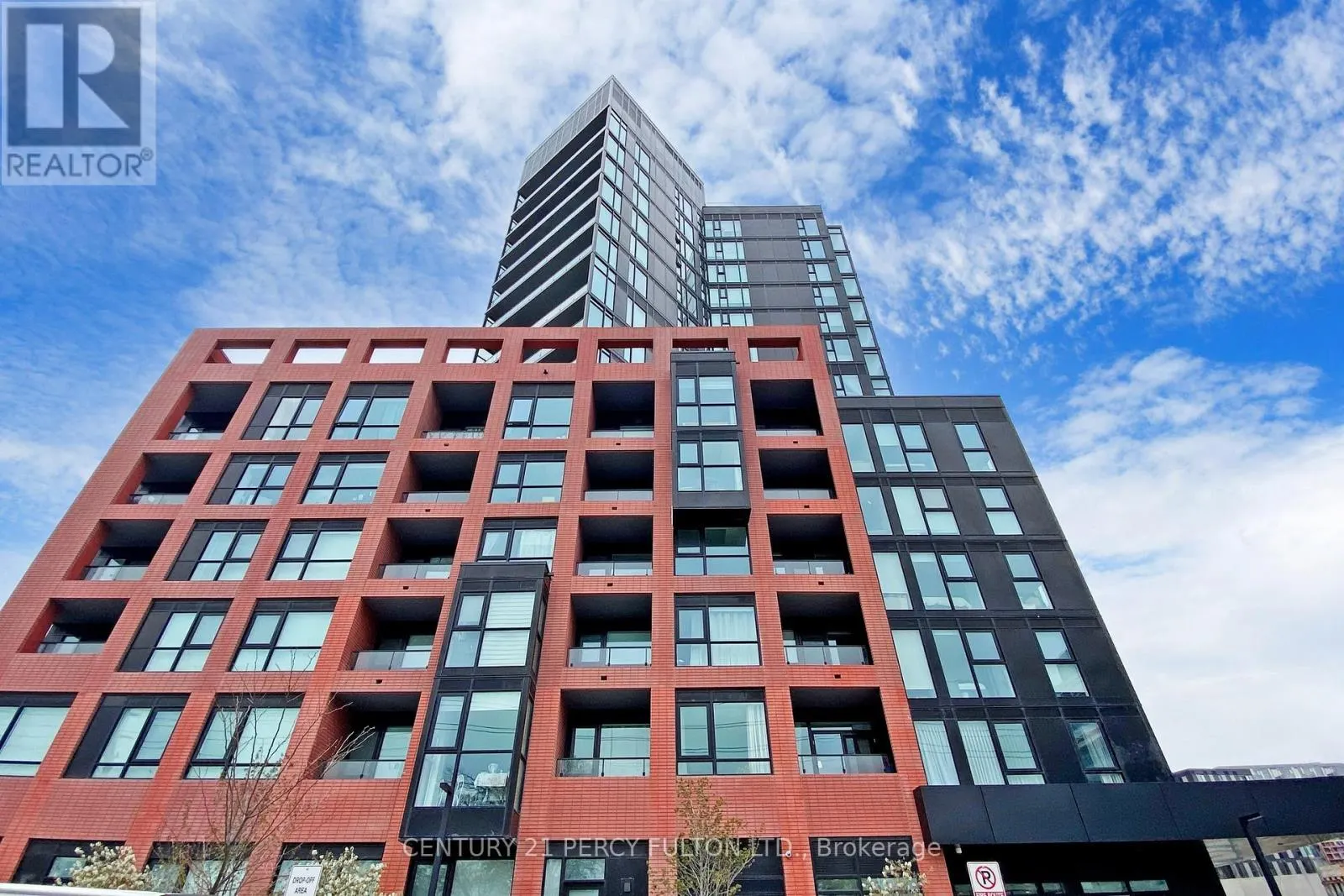 1305 - 8 TIPPETT ROAD