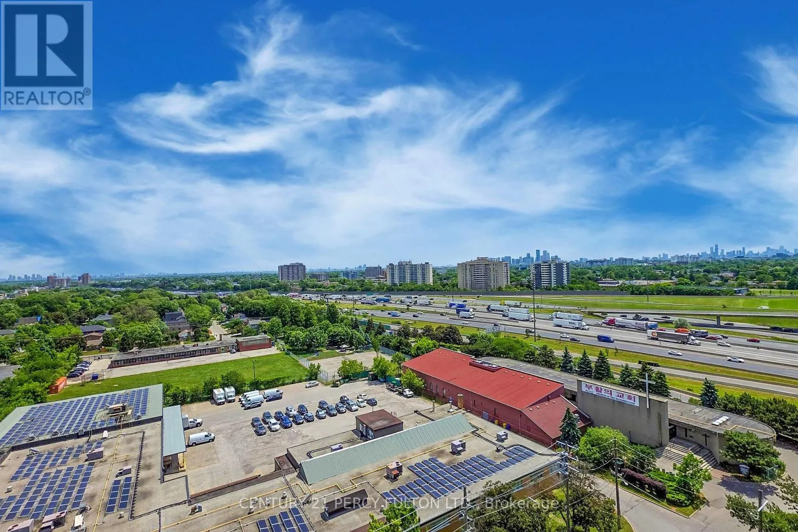 1305 - 8 TIPPETT ROAD