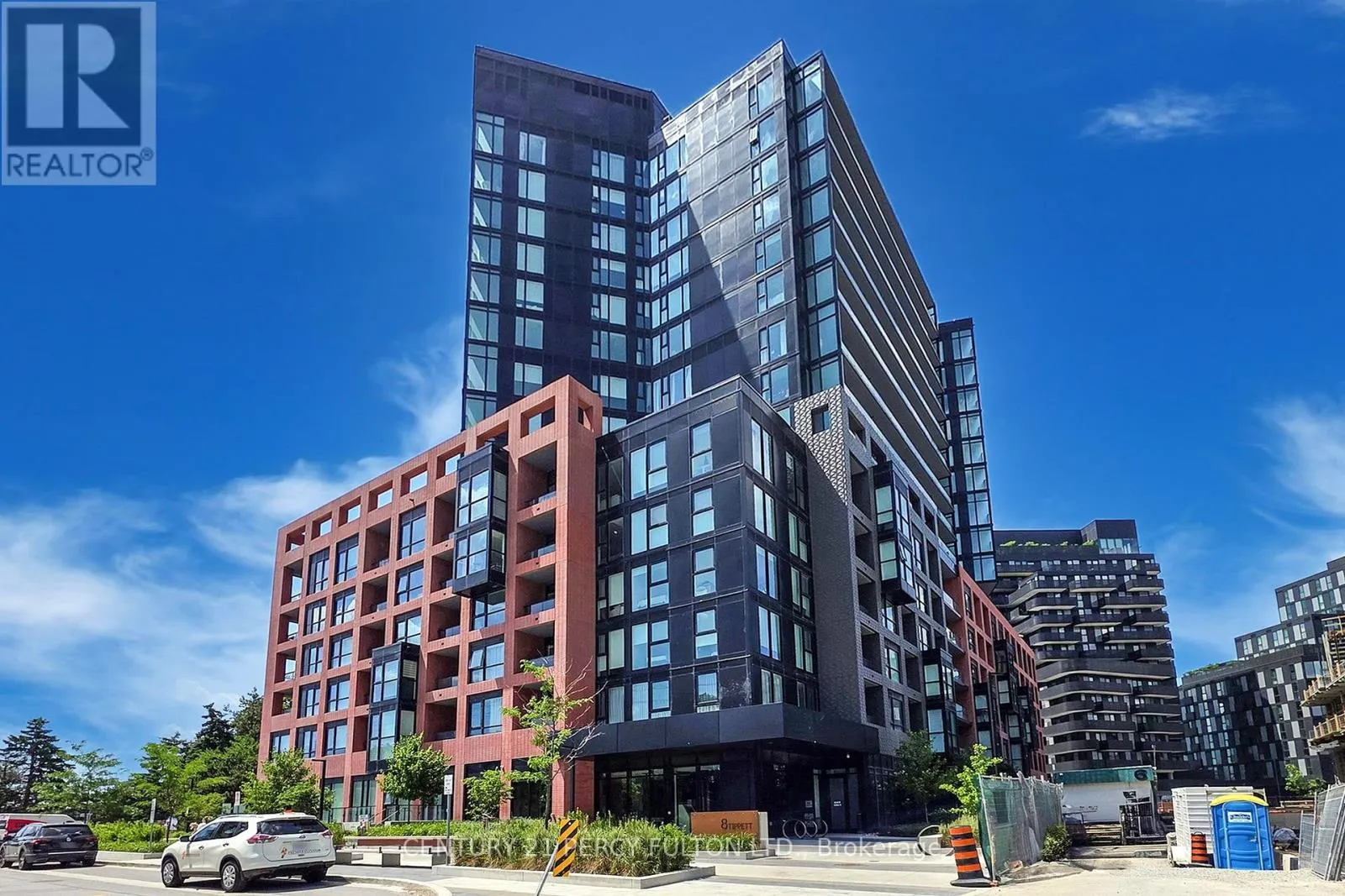 1305 - 8 TIPPETT ROAD