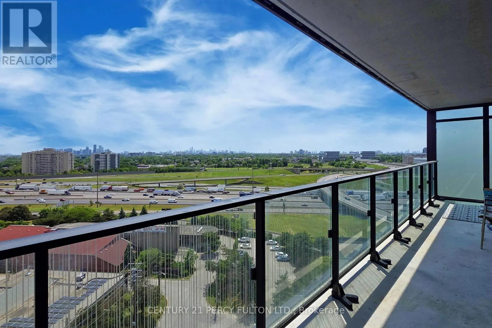 1305 - 8 TIPPETT ROAD