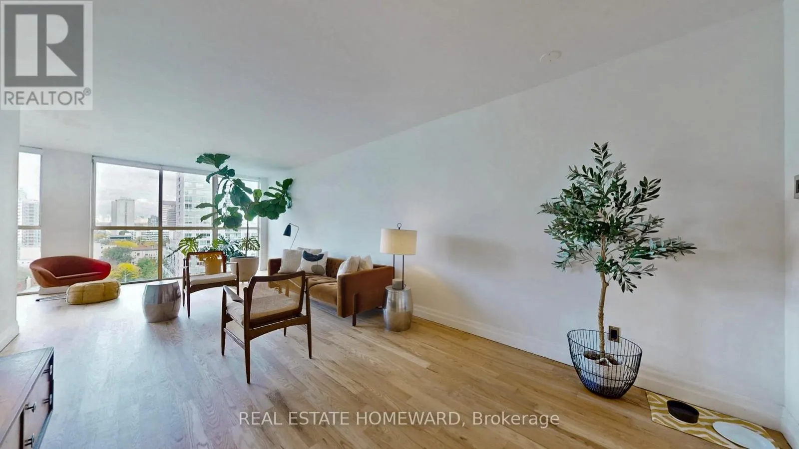 1606 - 15 MAITLAND PLACE