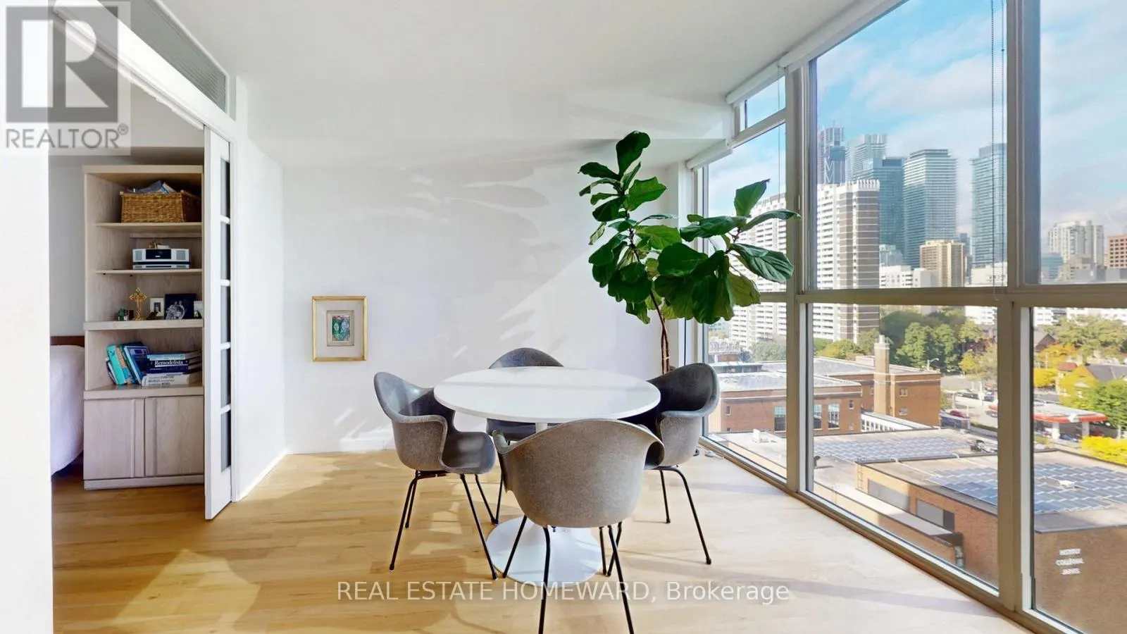 1606 - 15 MAITLAND PLACE