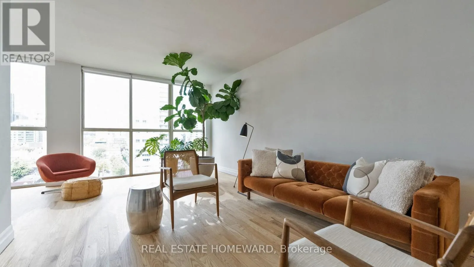 1606 - 15 MAITLAND PLACE