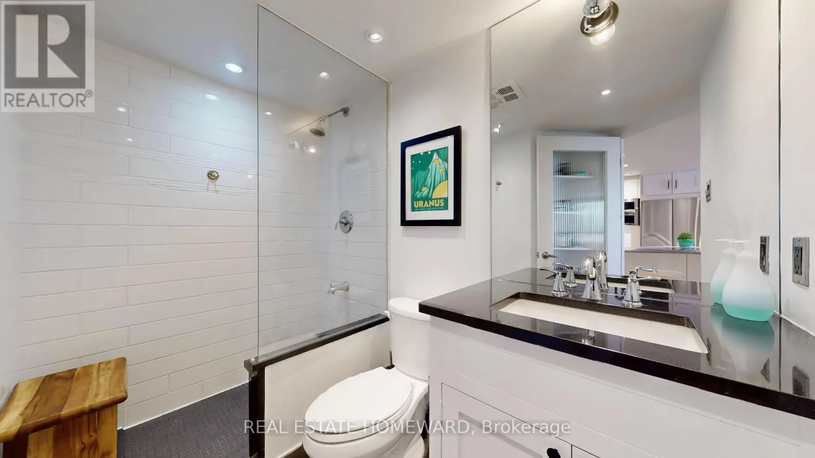 1606 - 15 MAITLAND PLACE