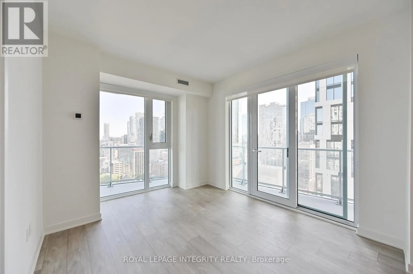 2610 - 100 DALHOUSIE STREET