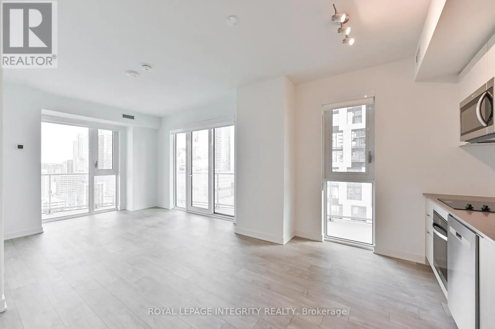 2610 - 100 DALHOUSIE STREET