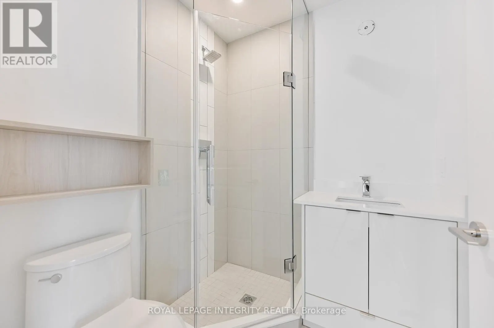 2610 - 100 DALHOUSIE STREET