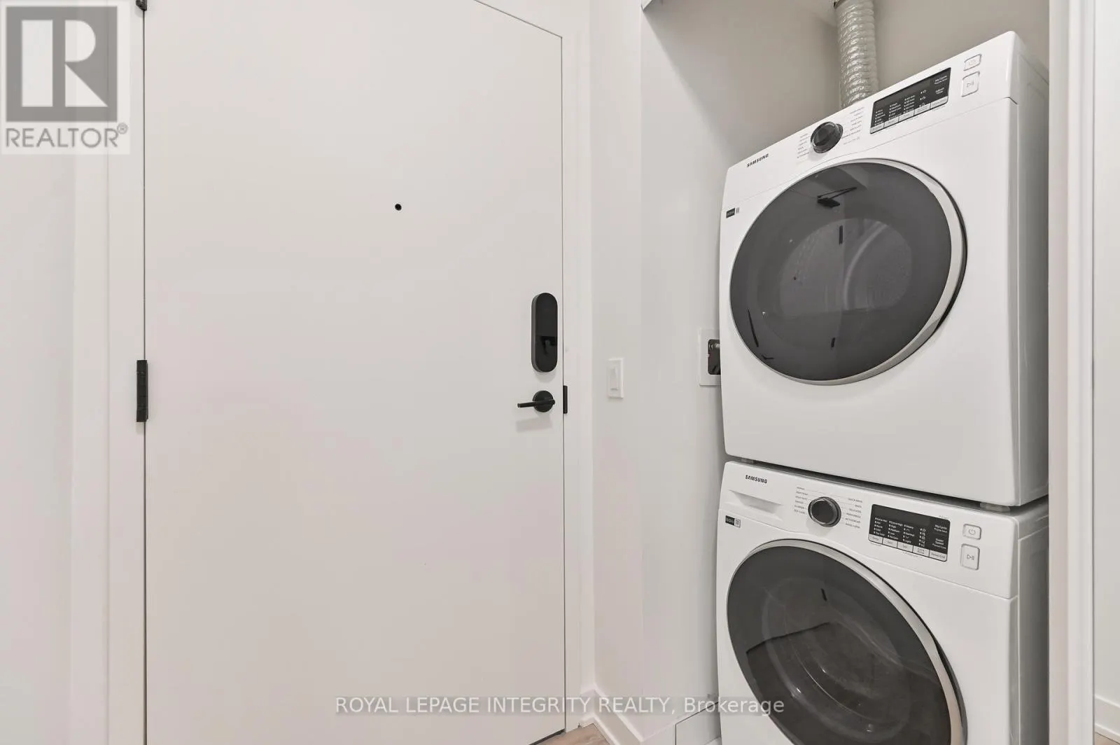 2610 - 100 DALHOUSIE STREET