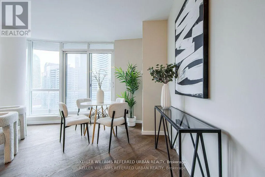 2501 - 218 QUEENS QUAY W