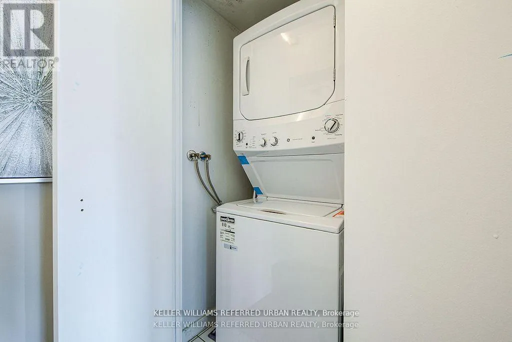 2501 - 218 QUEENS QUAY W