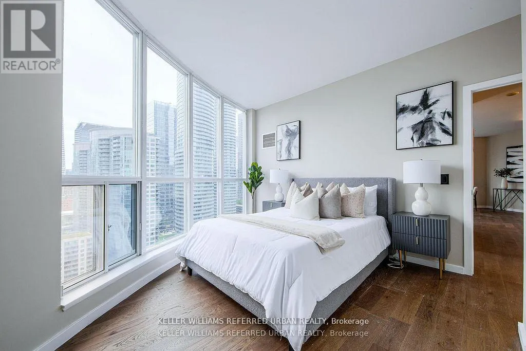 2501 - 218 QUEENS QUAY W