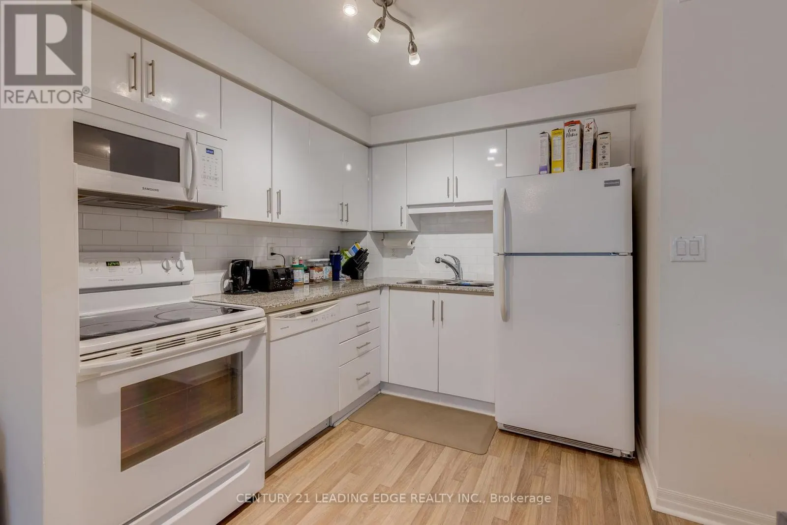 216 - 2035 SHEPPARD AVENUE E