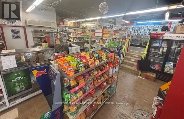 UNIT 3 - 120 LOMBARD STREET