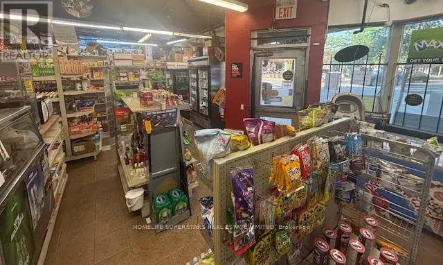 UNIT 3 - 120 LOMBARD STREET