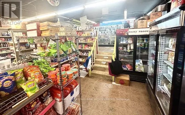 UNIT 3 - 120 LOMBARD STREET