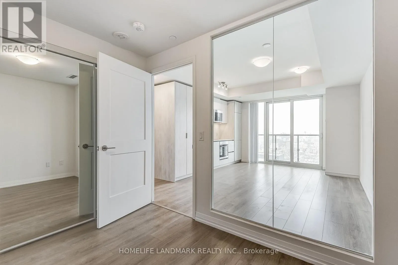 4627 - 28 WIDMER STREET