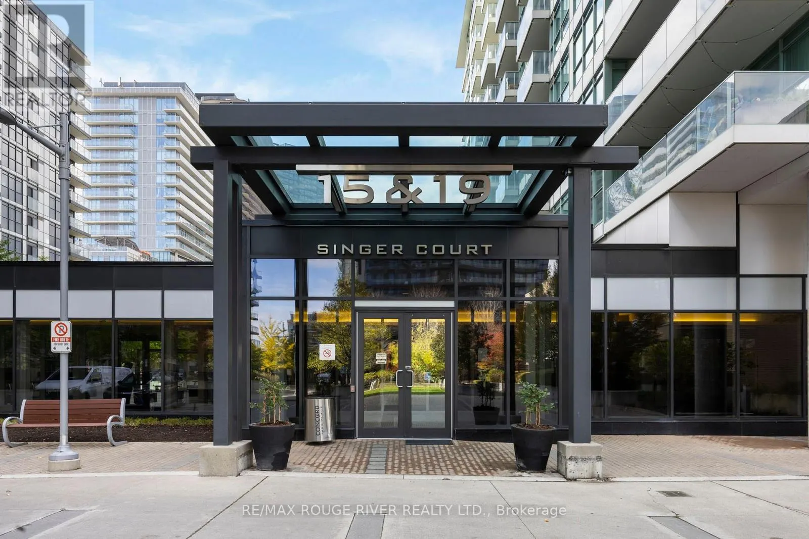 305 - 15 SINGER COURT