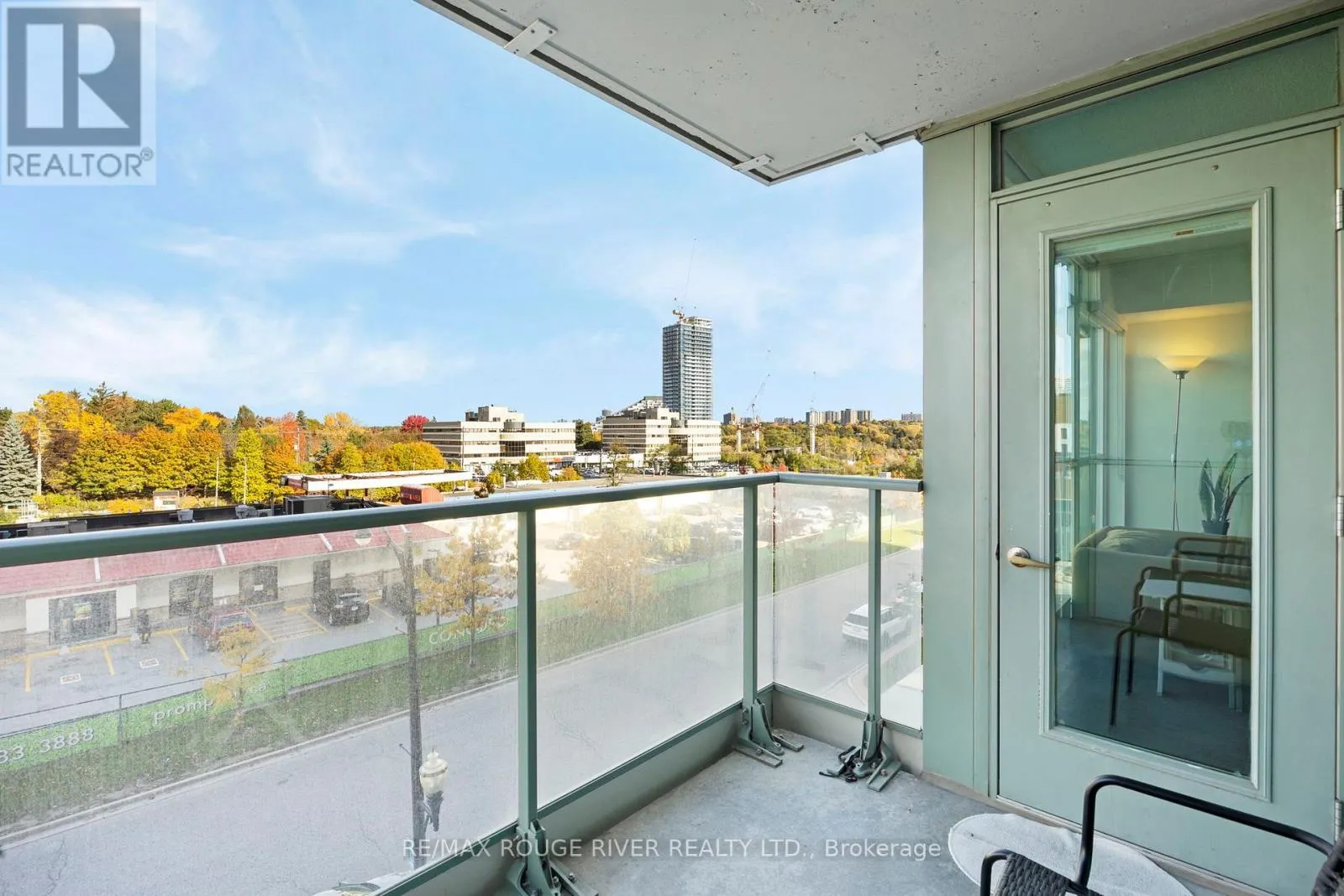 305 - 15 SINGER COURT