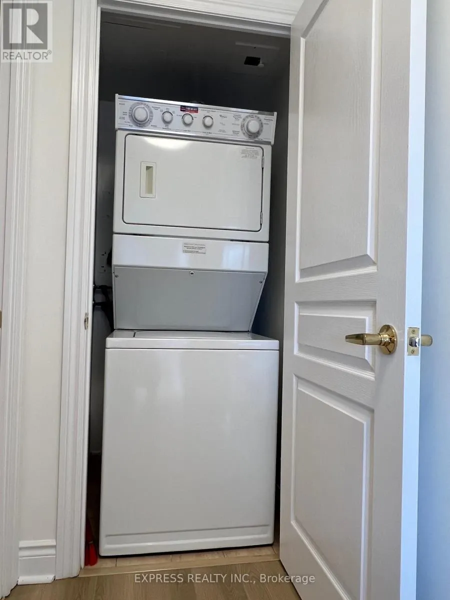 1024 - 15 NORTHTOWN WAY