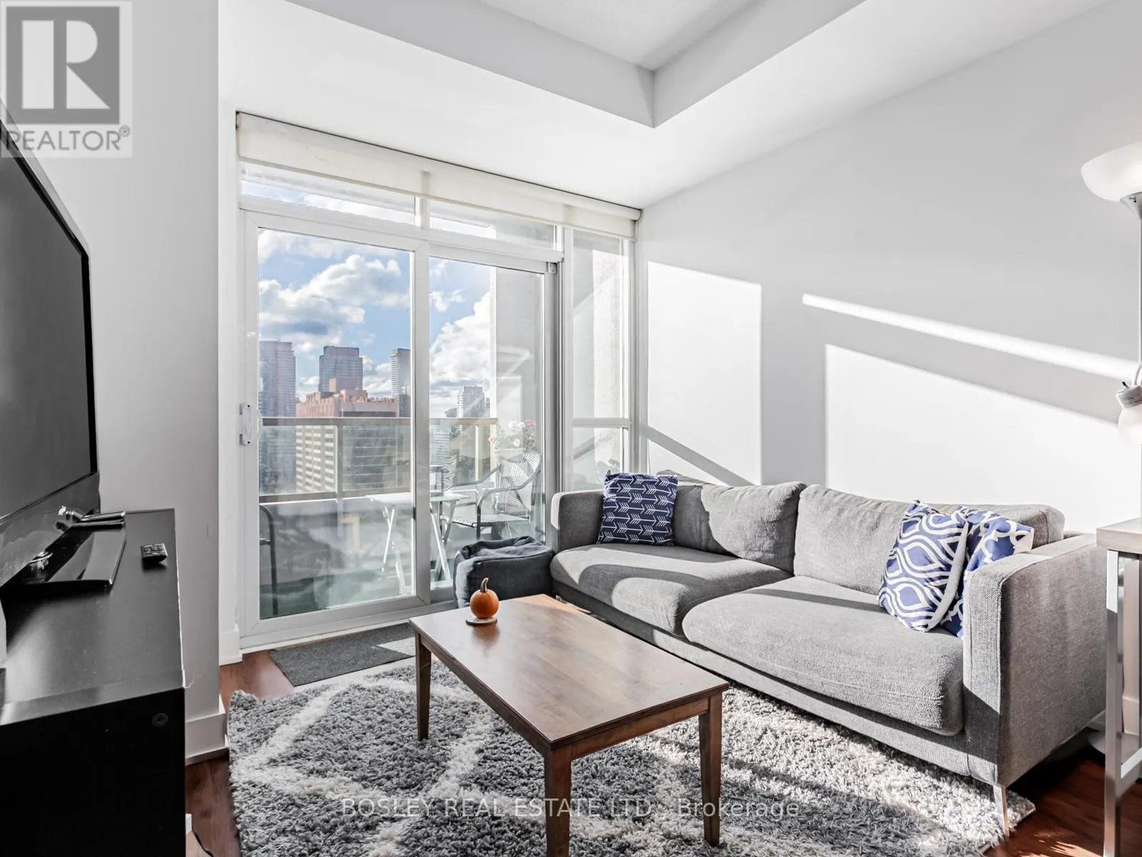 2410 - 120 HOMEWOOD AVENUE