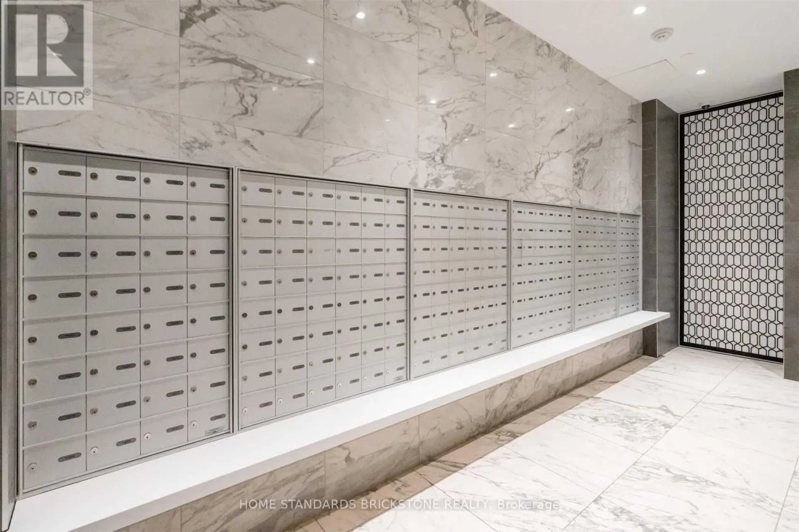 437 - 31 TIPPETT ROAD