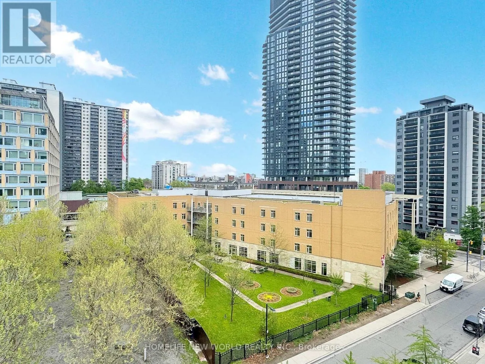 621 - 120 HOMEWOOD AVENUE