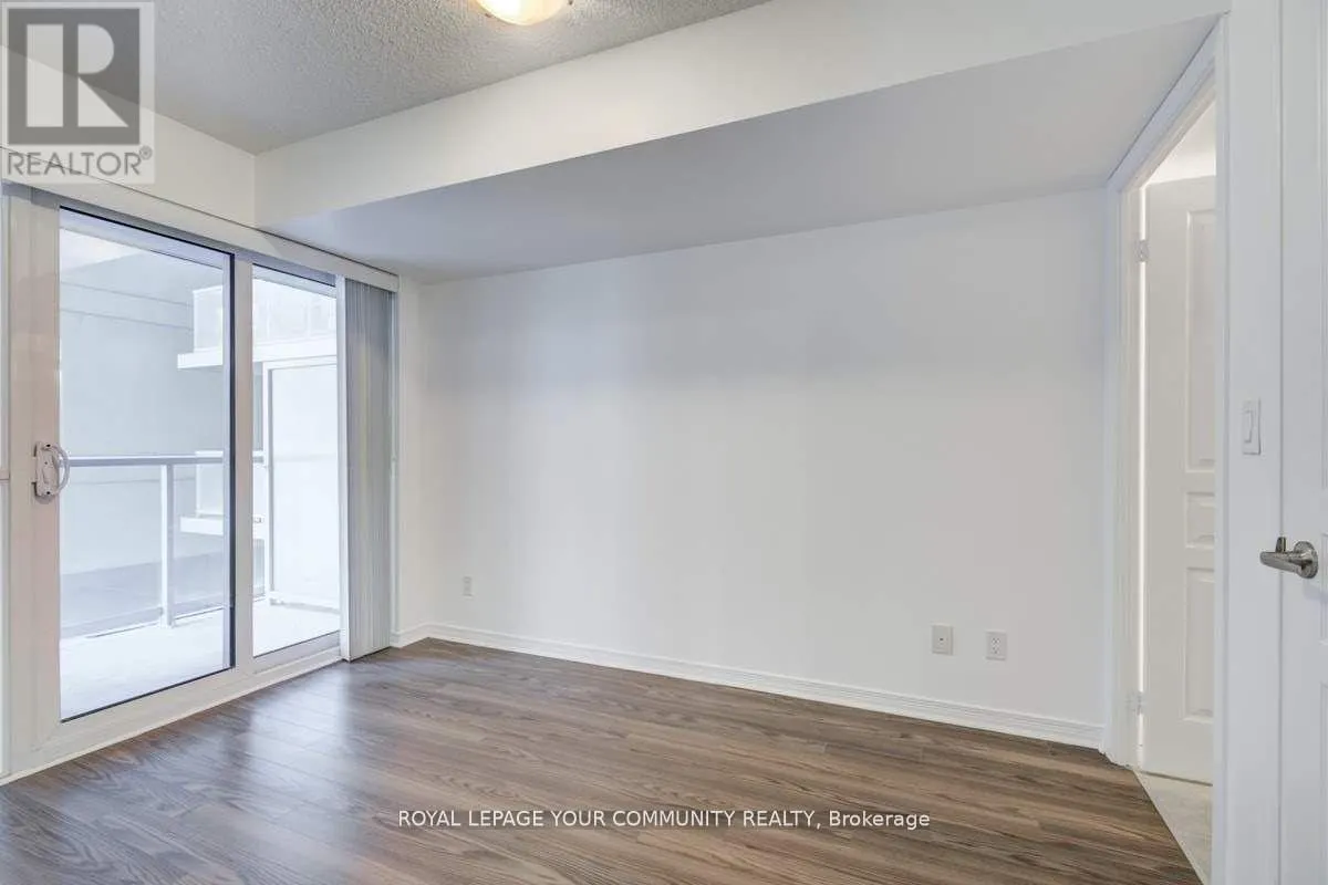 421 - 352 FRONT STREET W