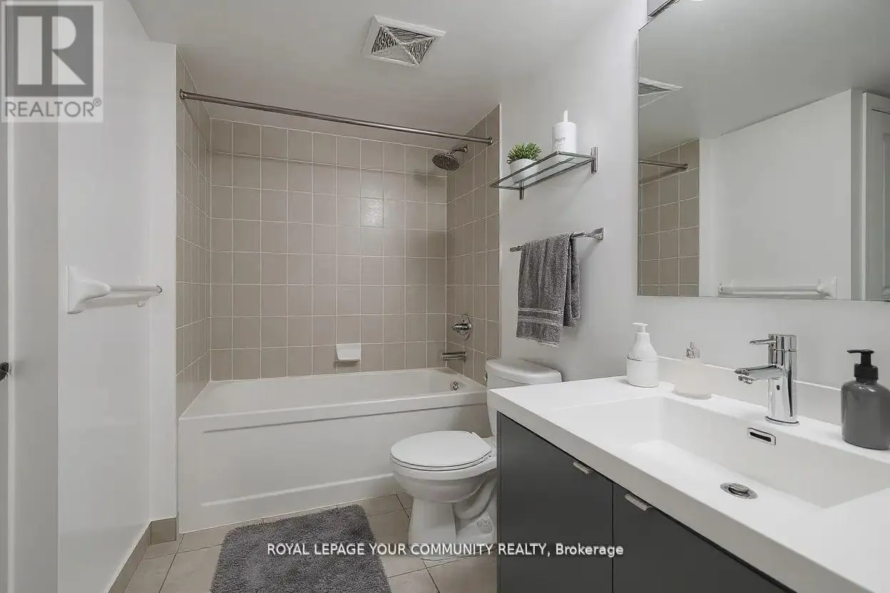 421 - 352 FRONT STREET W