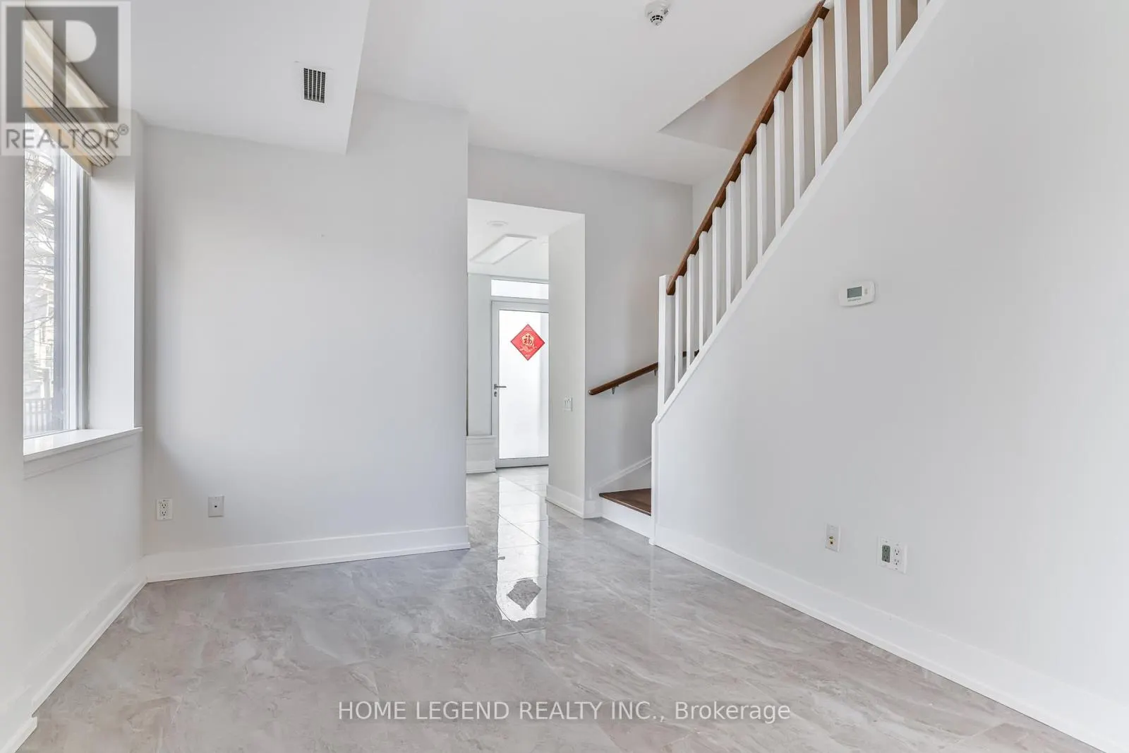 TH17 - 23 SHEPPARD AVENUE E