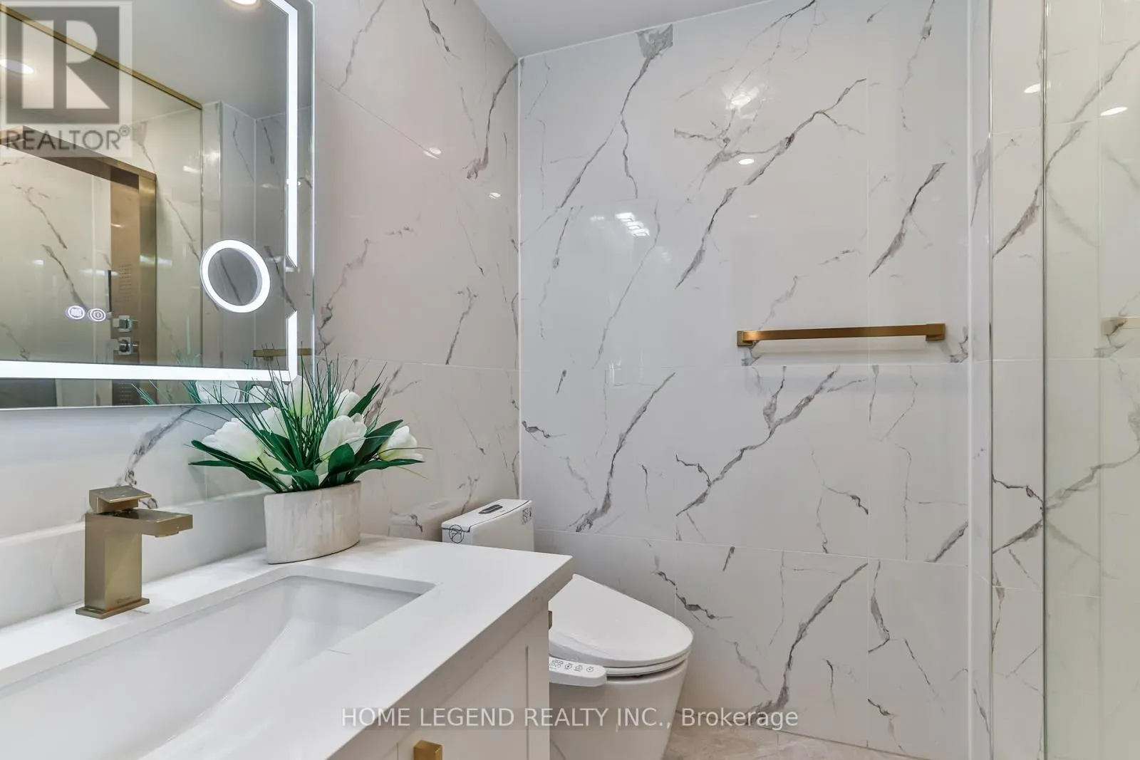 TH17 - 23 SHEPPARD AVENUE E