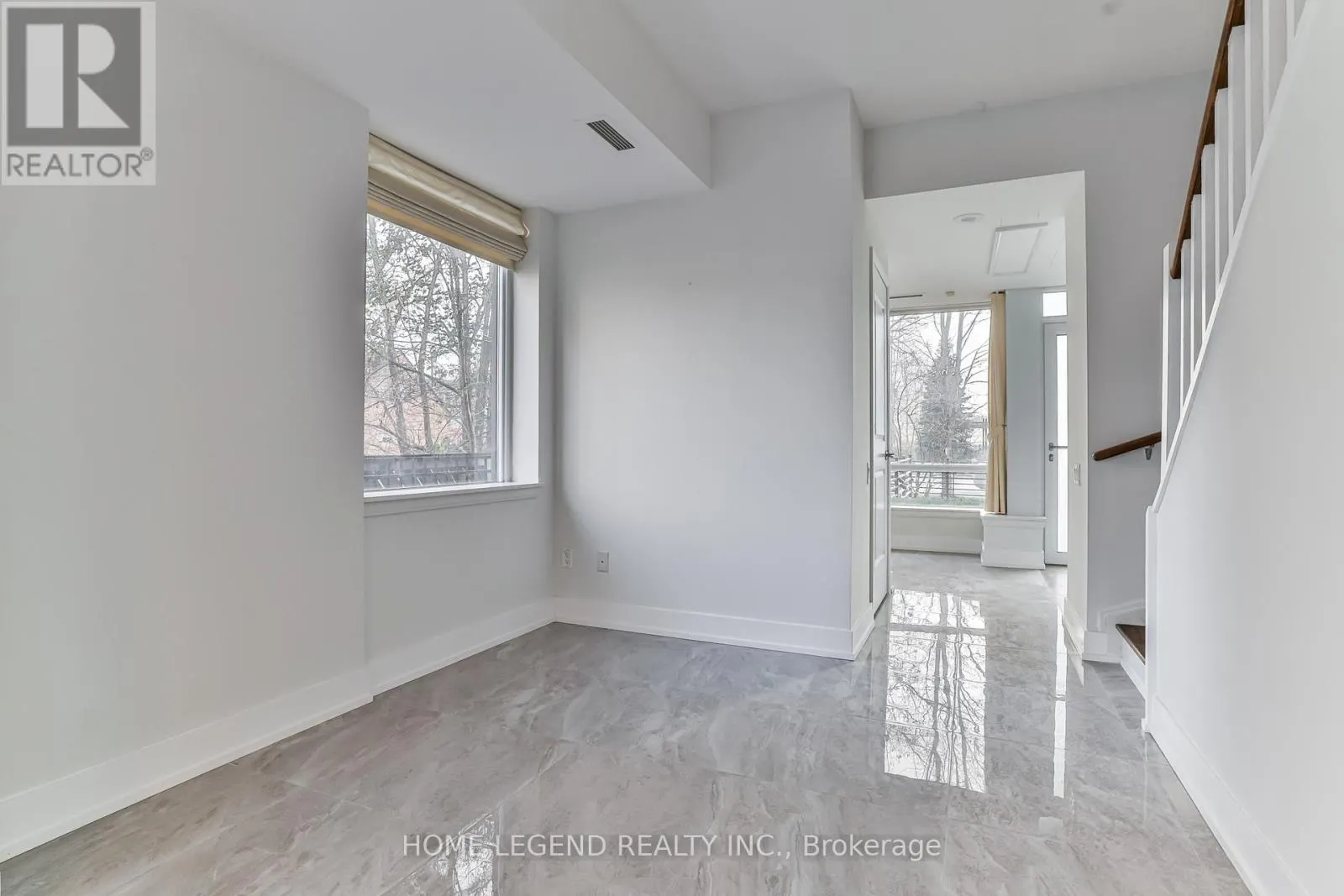 TH17 - 23 SHEPPARD AVENUE E