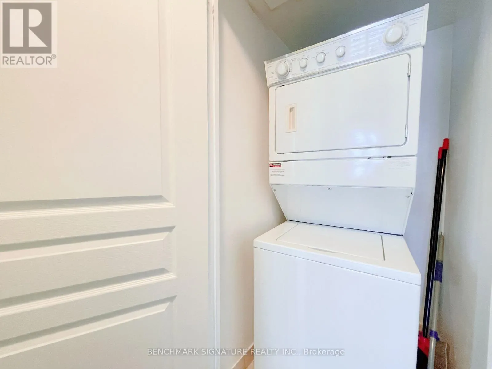 2612 - 10 NORTHTOWN WAY