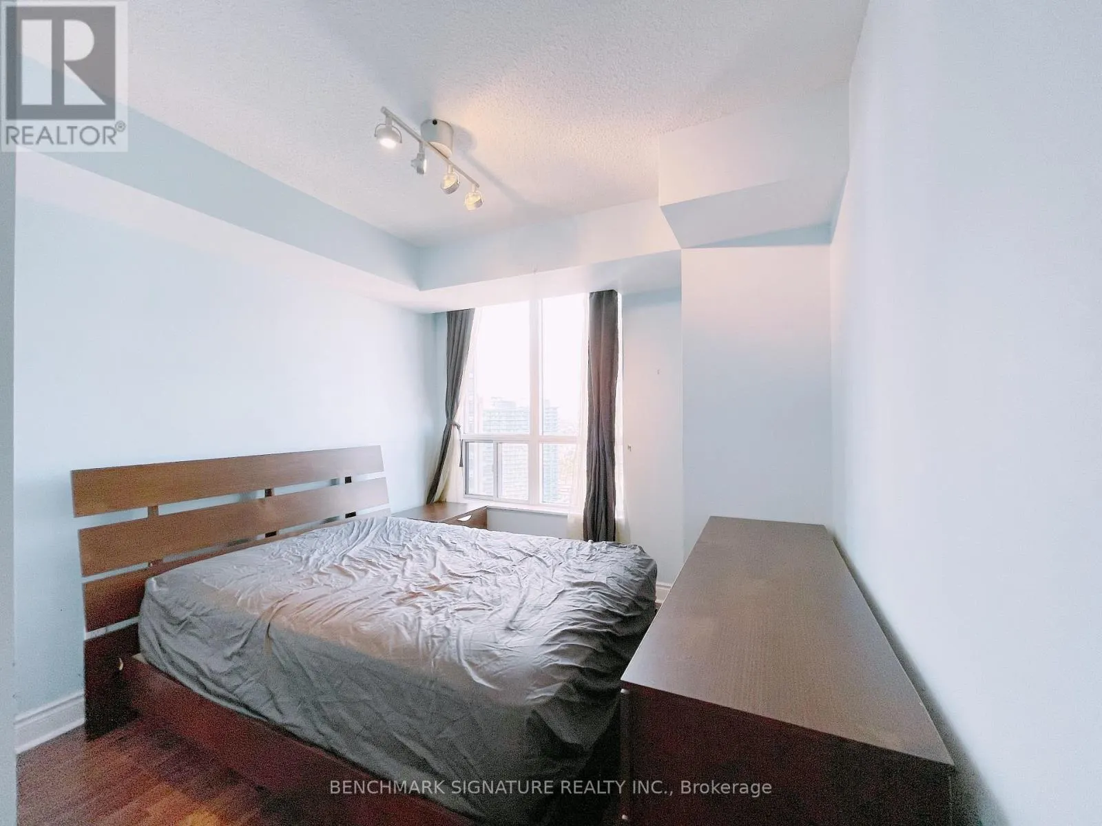 2612 - 10 NORTHTOWN WAY