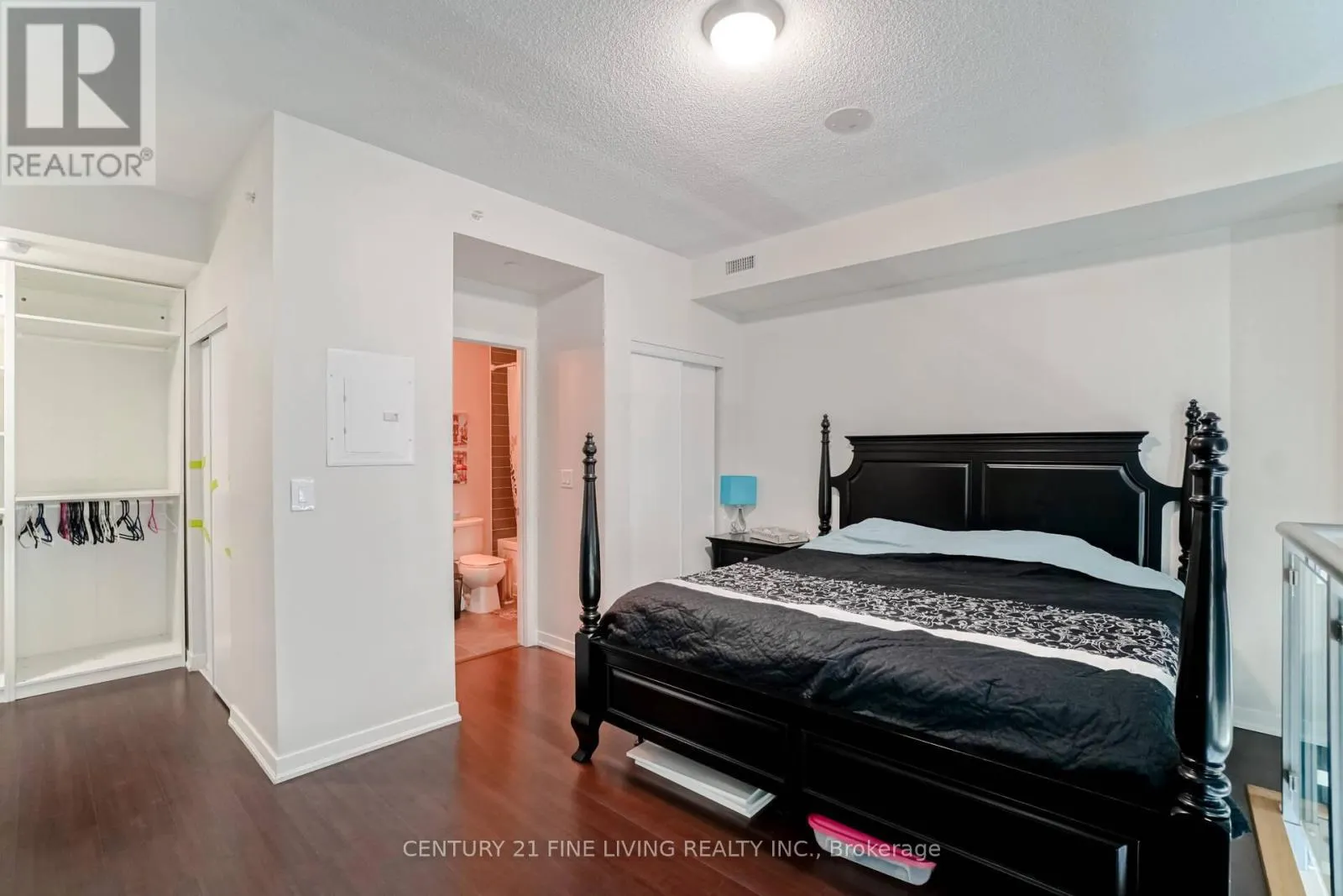 2211 - 150 EAST LIBERTY STREET