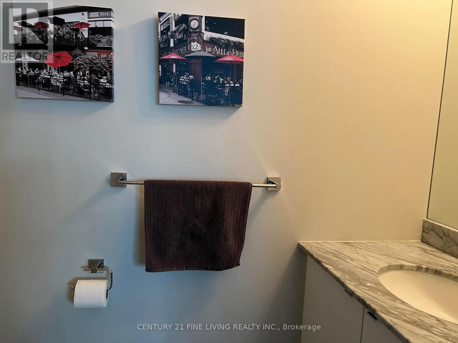 2211 - 150 EAST LIBERTY STREET