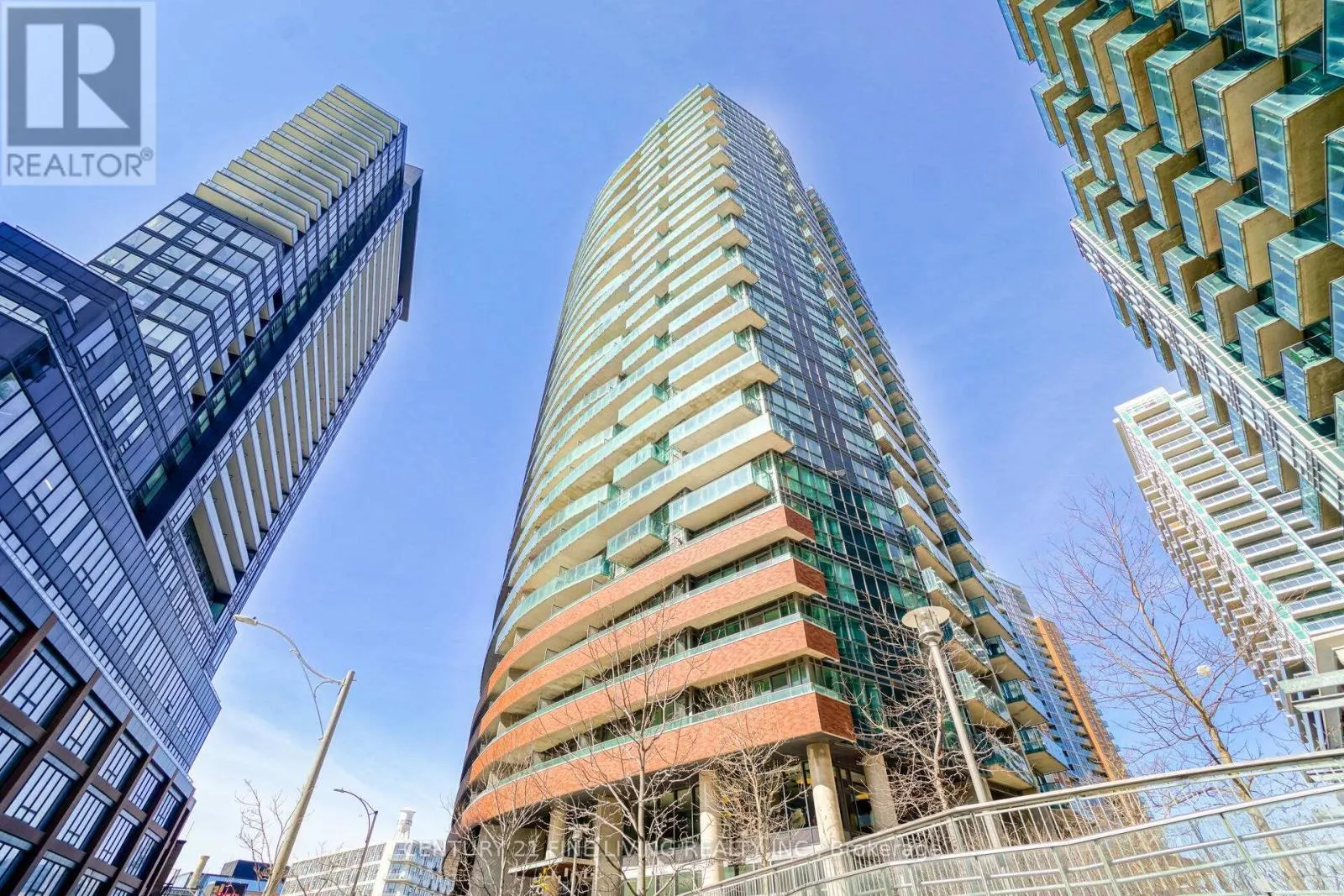 2211 - 150 EAST LIBERTY STREET