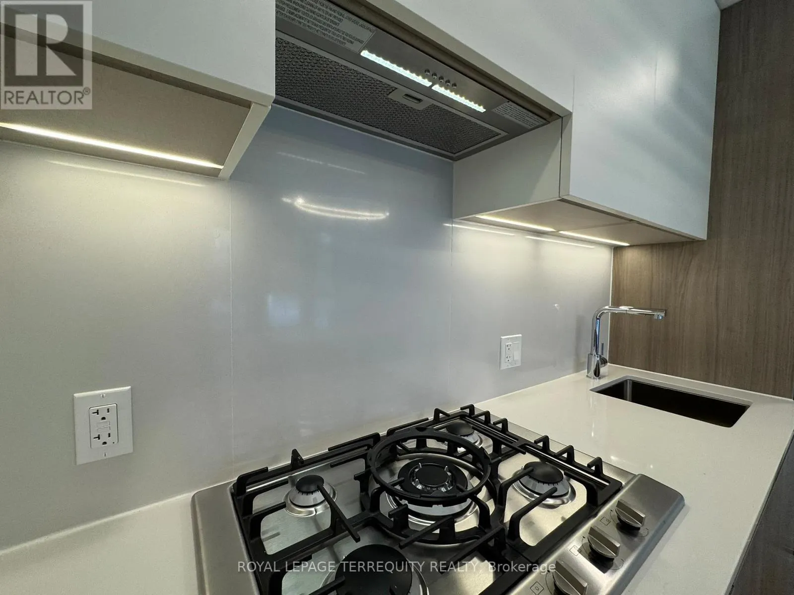 103 - 200 KEEWATIN AVENUE