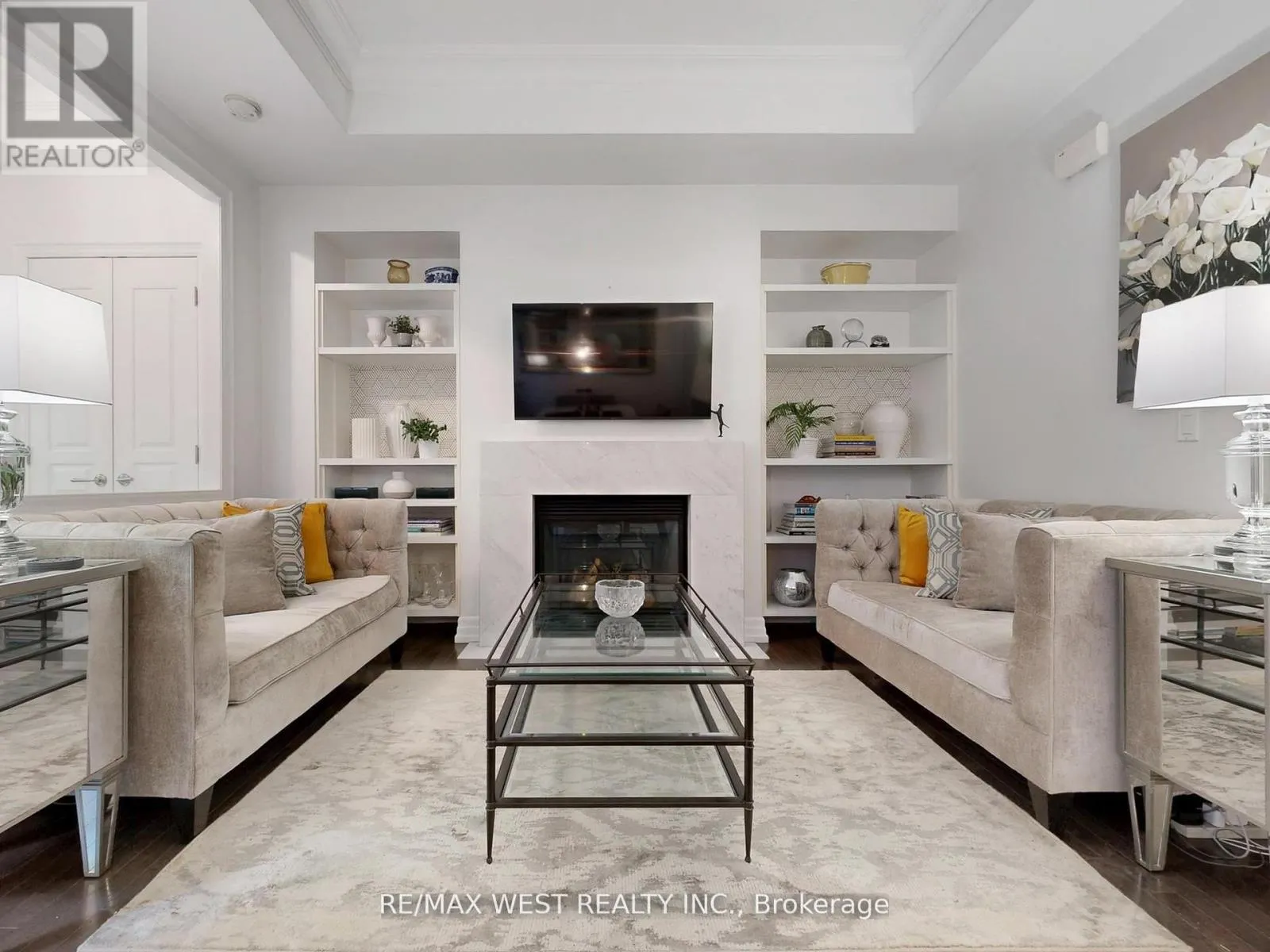 TH 14 - 20 BURKEBROOK PLACE