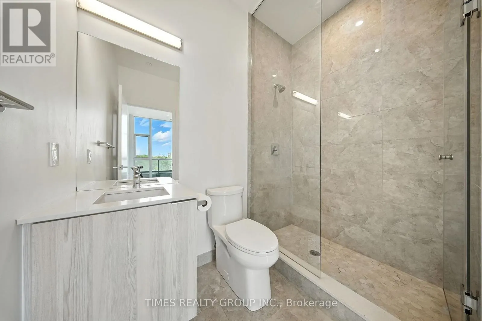 413 - 50 ORDNANCE STREET