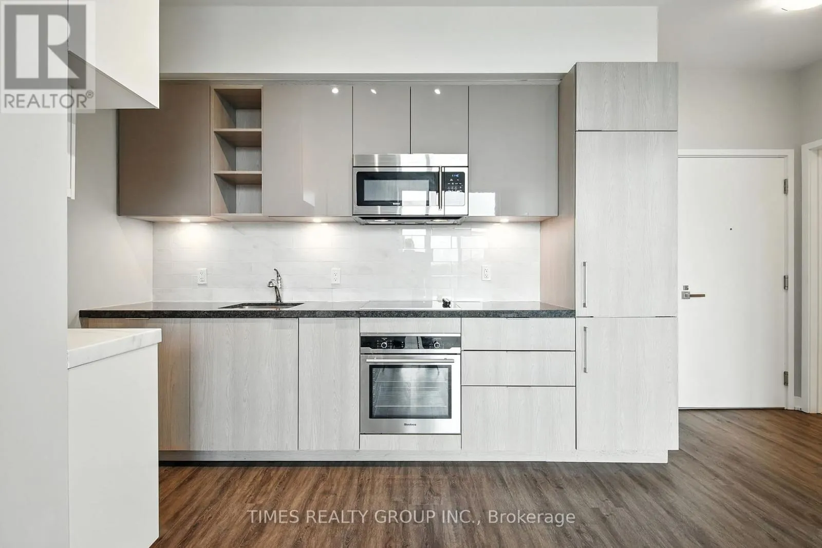 413 - 50 ORDNANCE STREET