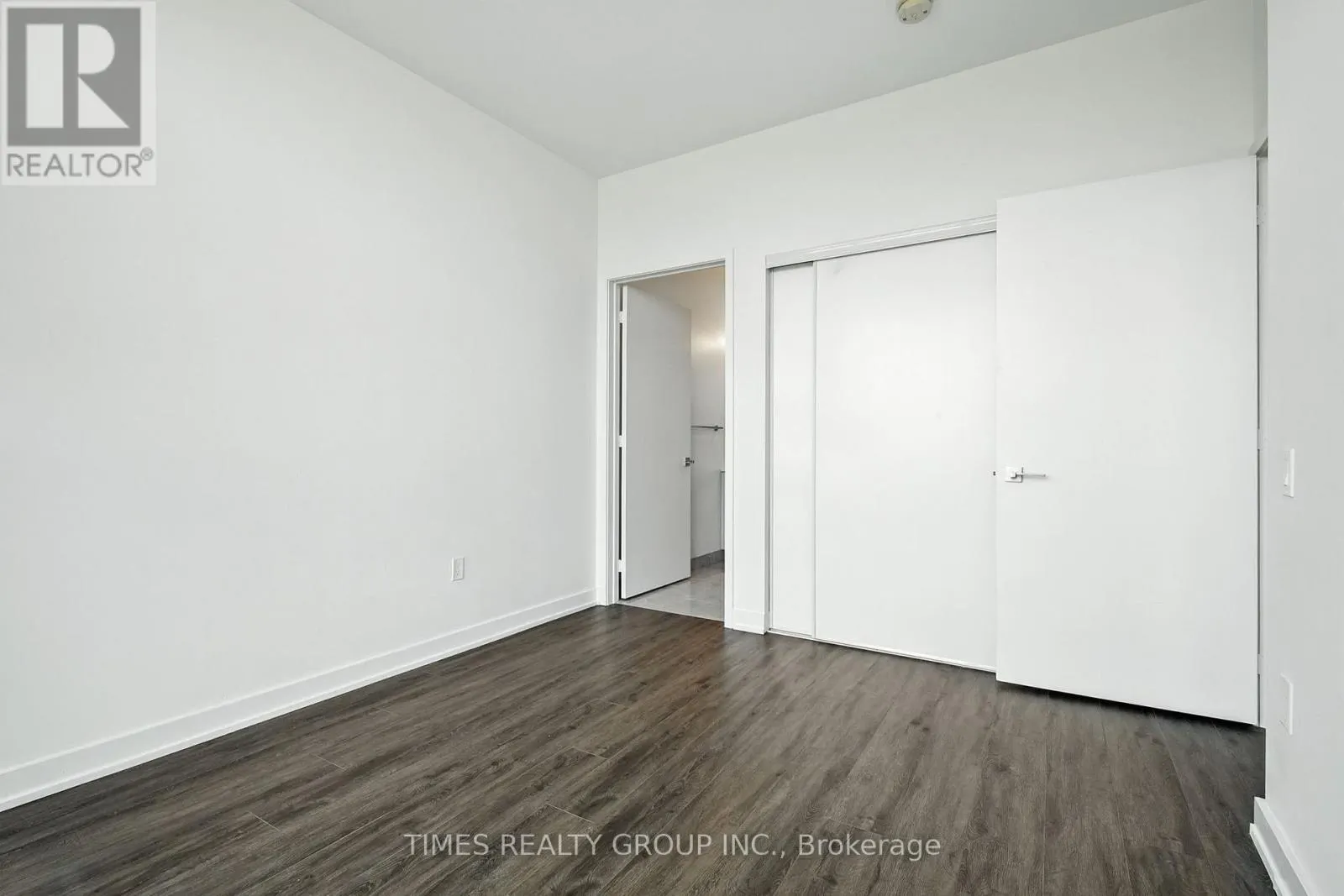 413 - 50 ORDNANCE STREET