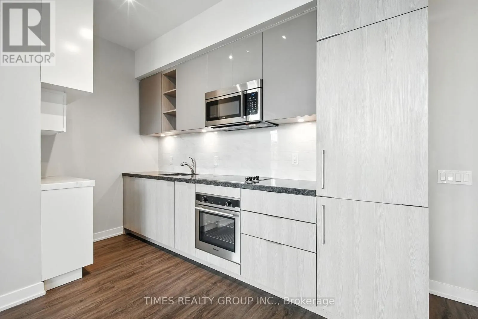 413 - 50 ORDNANCE STREET