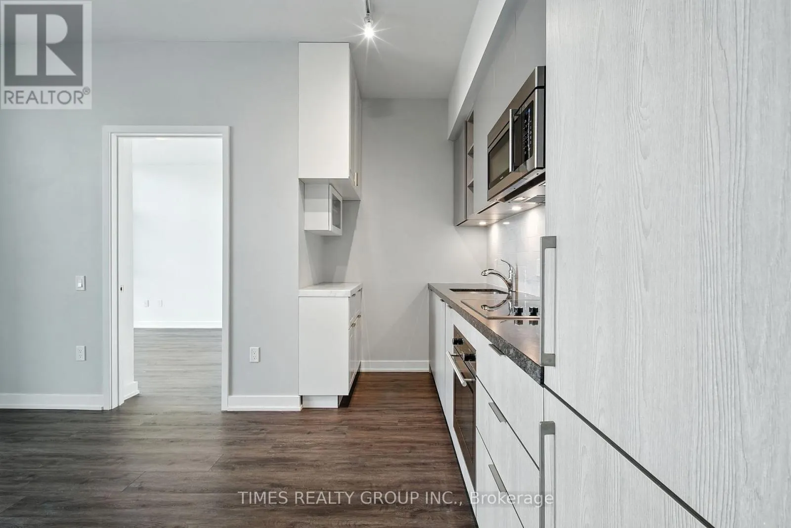 413 - 50 ORDNANCE STREET