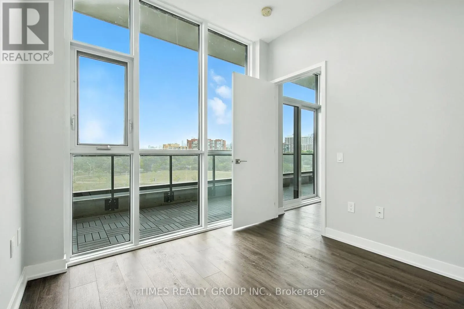 413 - 50 ORDNANCE STREET